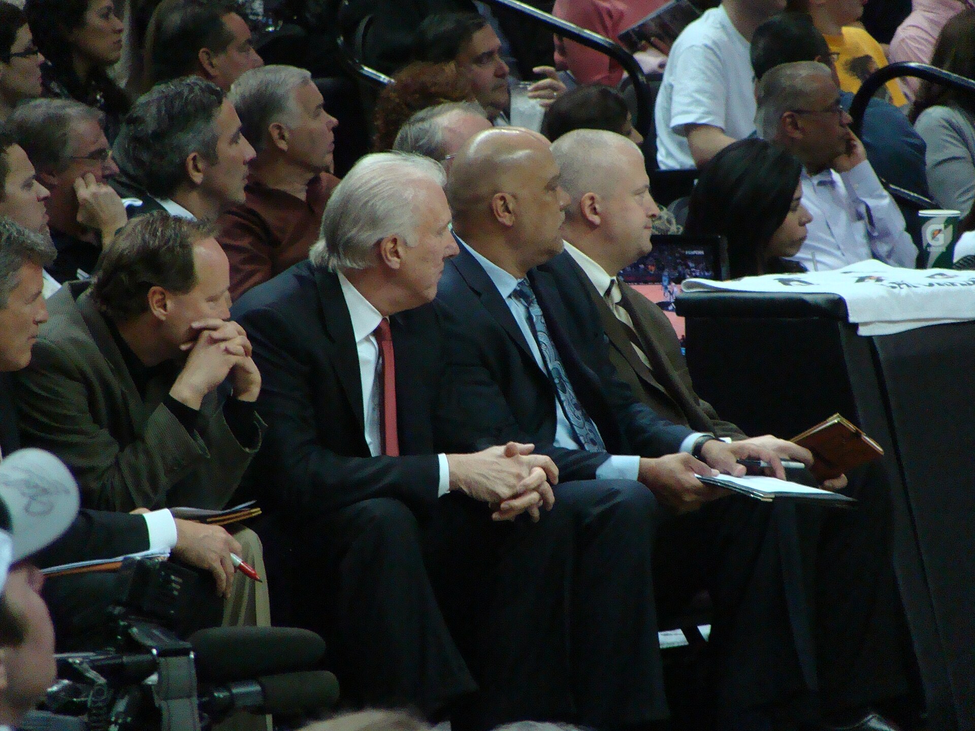 Popovich a annoncé sa retraite à Kerr par téléphone, avant de finalement prolonger avec San Antonio