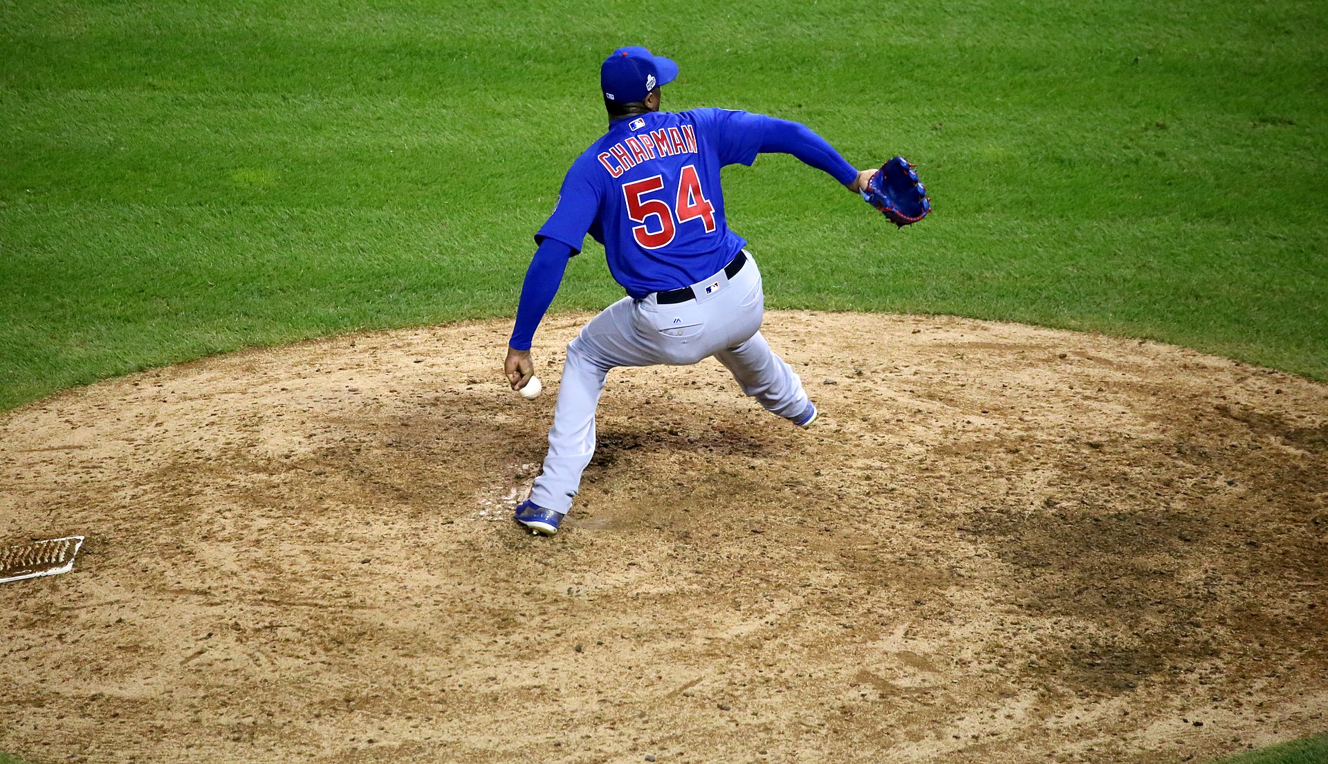 Aroldis Chapman réalise un geste défensif remarquable pour préserver la victoire de son équipe