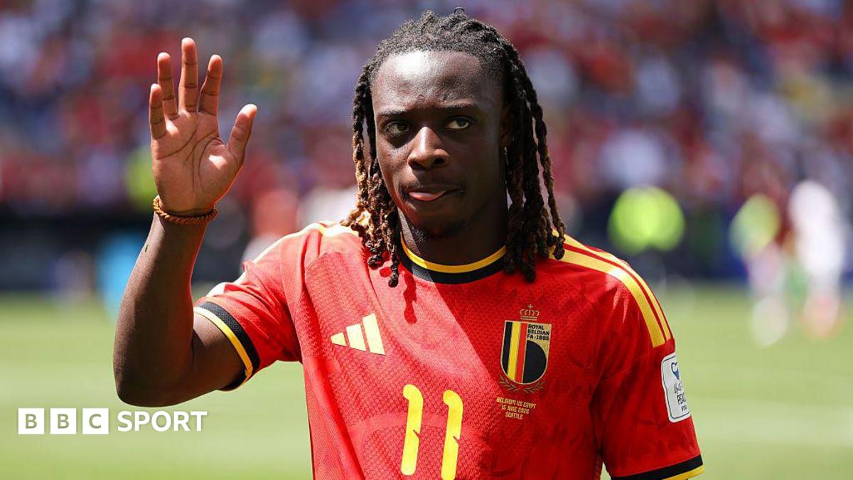 Le monde du football se mobilise derrière Doku, critiqué pour avoir voulu assister à la naissance de son enfant