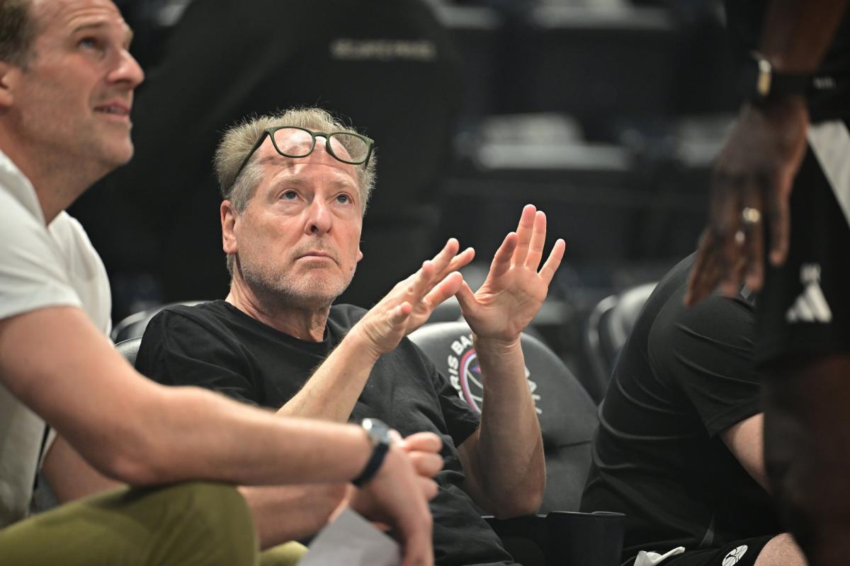 Kahn adresse un avertissement sans détour : l'immobilisme est fatal dans le basket professionnel