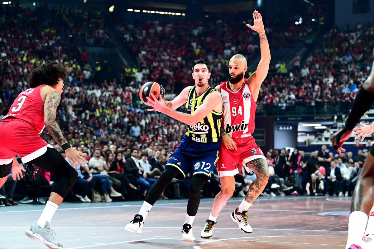Nando De Colo referme son chapitre européen après l'élimination de Fenerbahçe par l'Olympiakos en demi-finale d'Euroligue