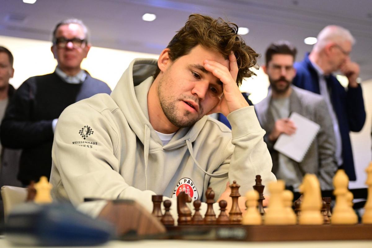 Carlsen, quintuple champion du monde d'échecs, soutient la Norvège de Haaland face aux Bleus en Coupe du monde