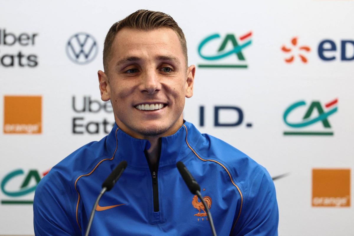 Digne prend la défense de Dembélé et encense l'attaque des Bleus avant le choc face à l'Irak