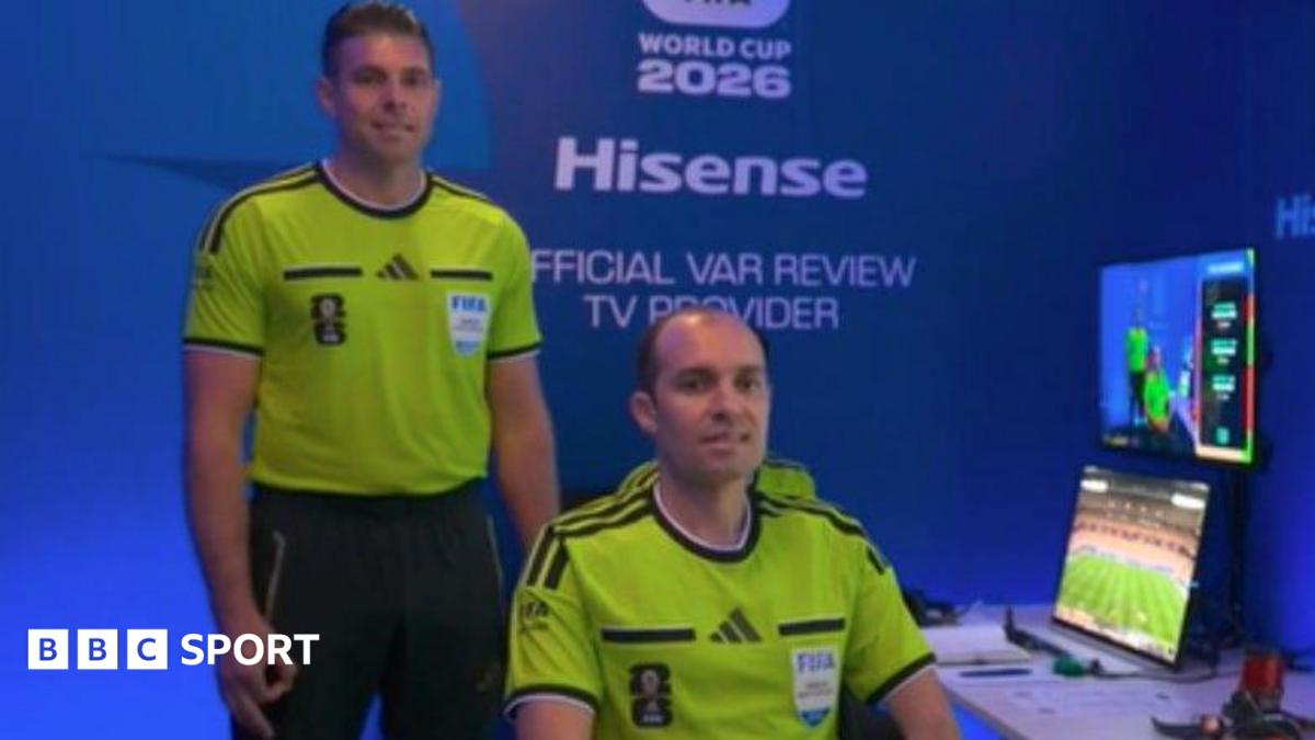 L'arbitre VAR Shaun Evans reprend du service à la Coupe du Monde après son geste controversé